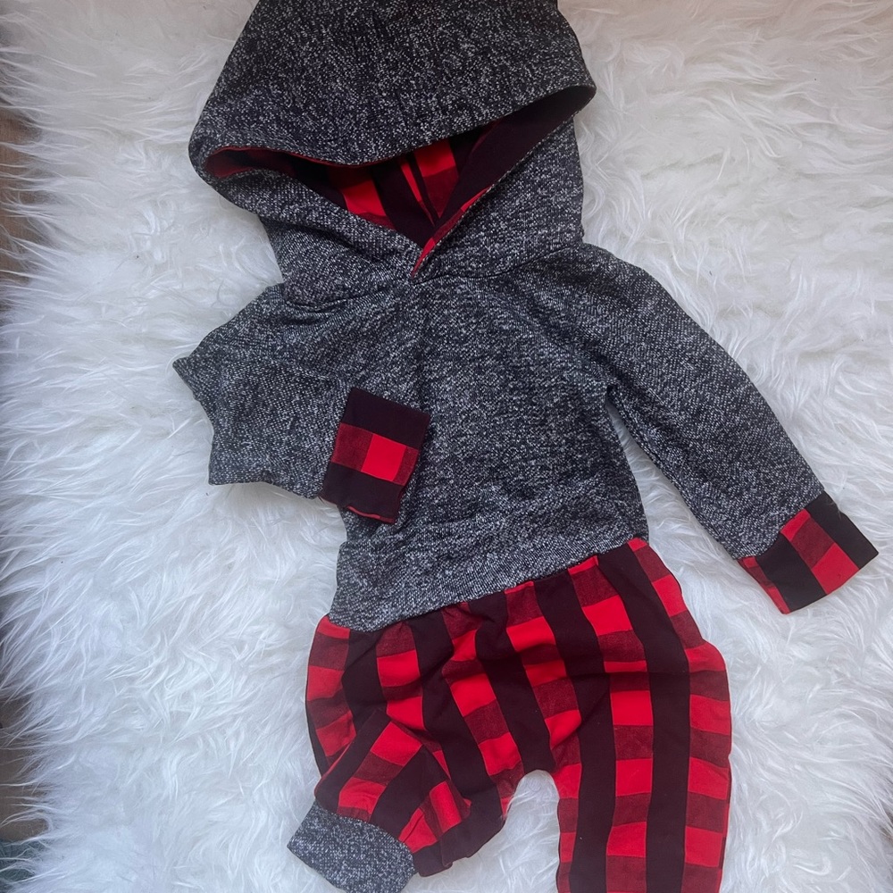 💜 Brand new two piece set 3-6 months.